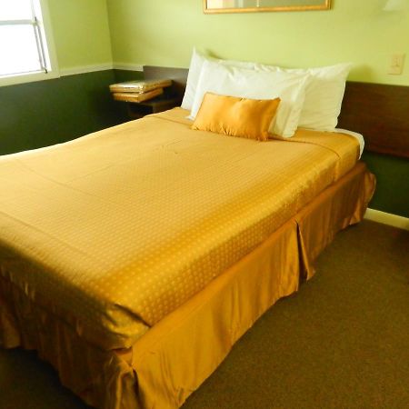 Country Motor Inn Ливингстън Екстериор снимка