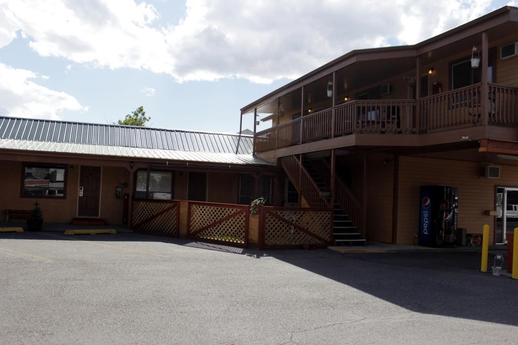 Country Motor Inn Ливингстън Екстериор снимка
