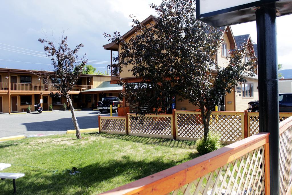 Country Motor Inn Ливингстън Екстериор снимка