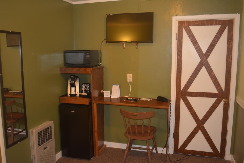 Country Motor Inn Ливингстън Екстериор снимка
