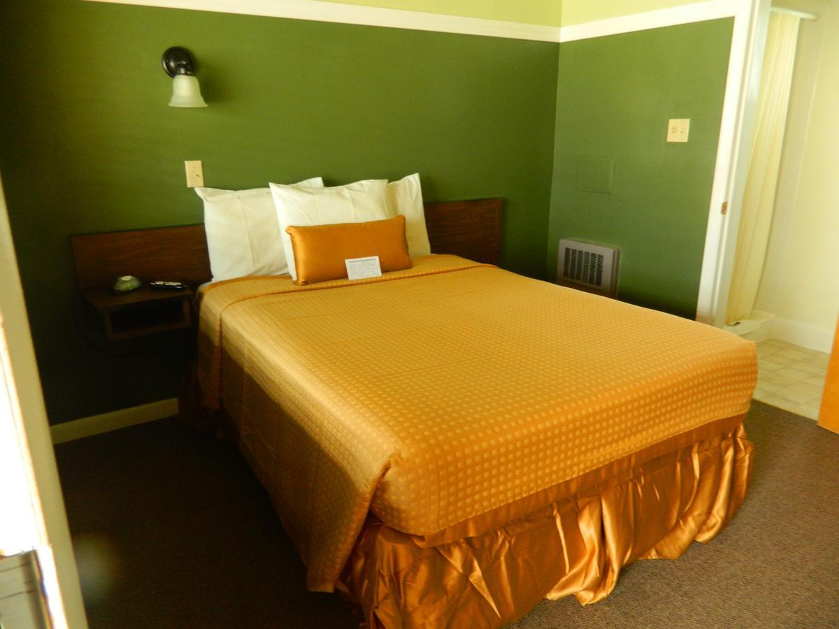 Country Motor Inn Ливингстън Екстериор снимка