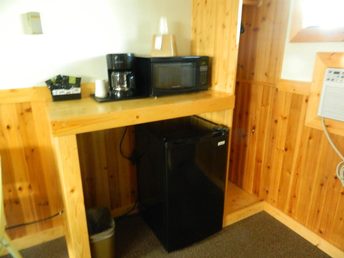 Country Motor Inn Ливингстън Екстериор снимка