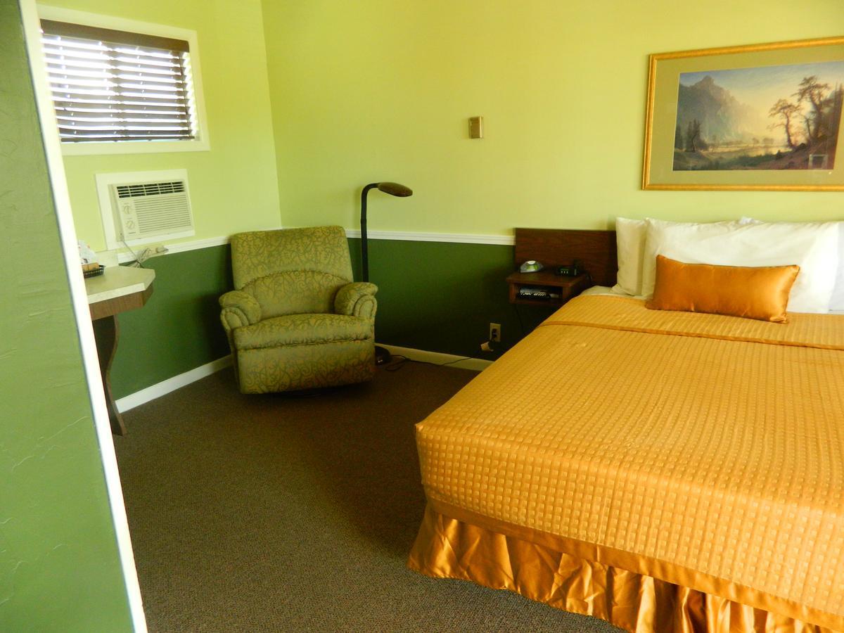 Country Motor Inn Ливингстън Екстериор снимка