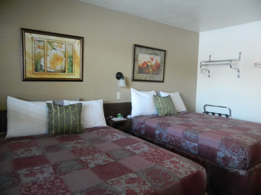 Country Motor Inn Ливингстън Екстериор снимка