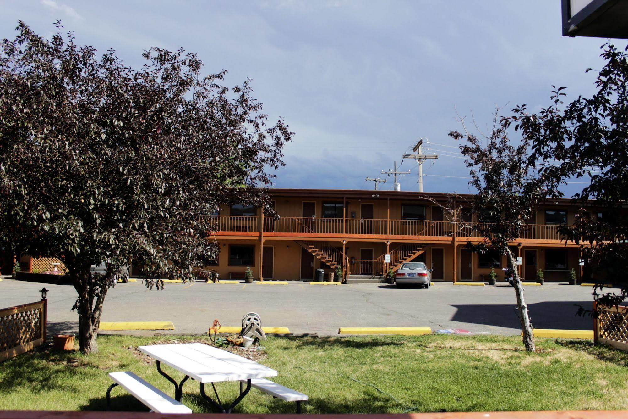 Country Motor Inn Ливингстън Екстериор снимка
