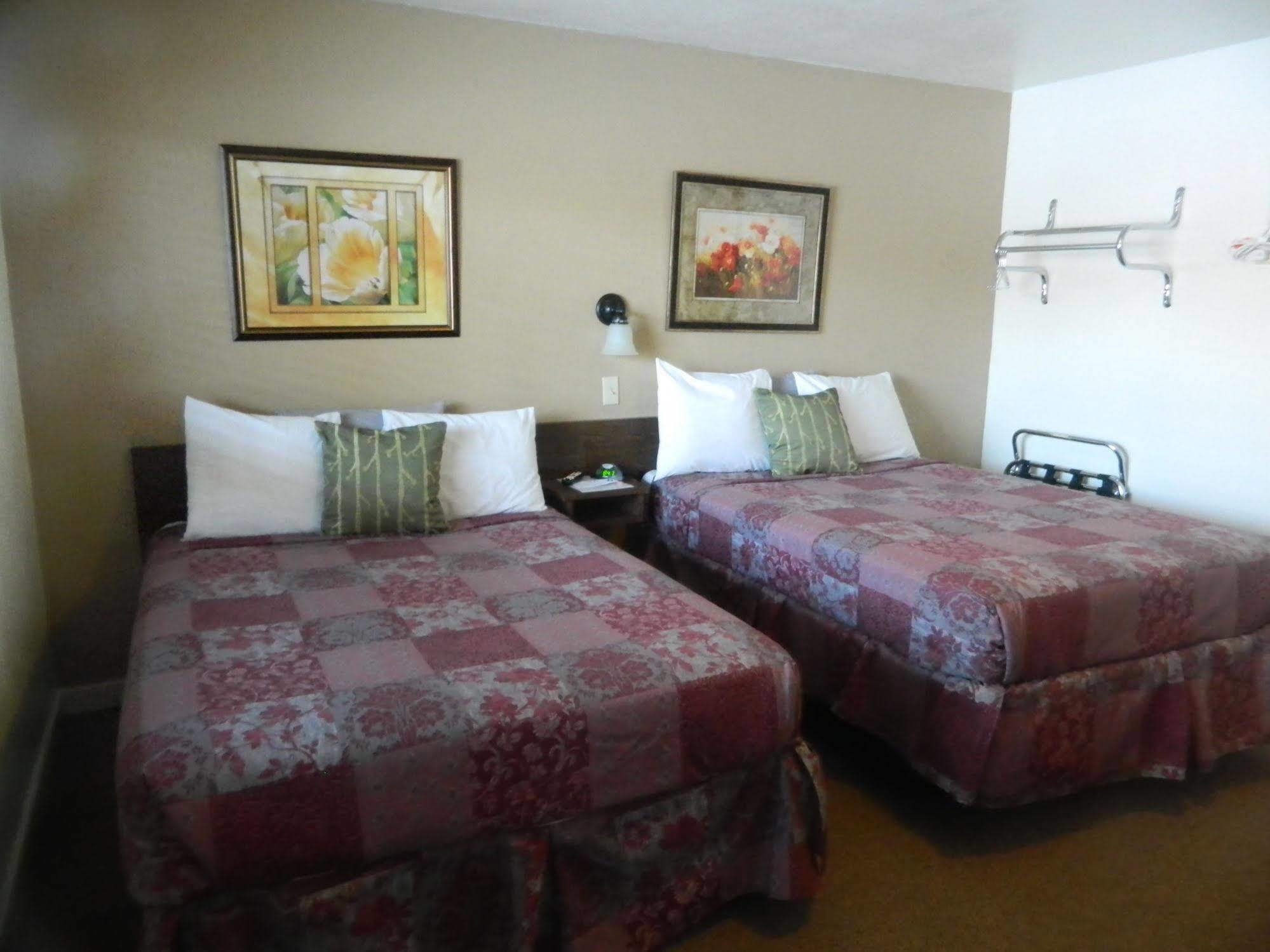 Country Motor Inn Ливингстън Екстериор снимка