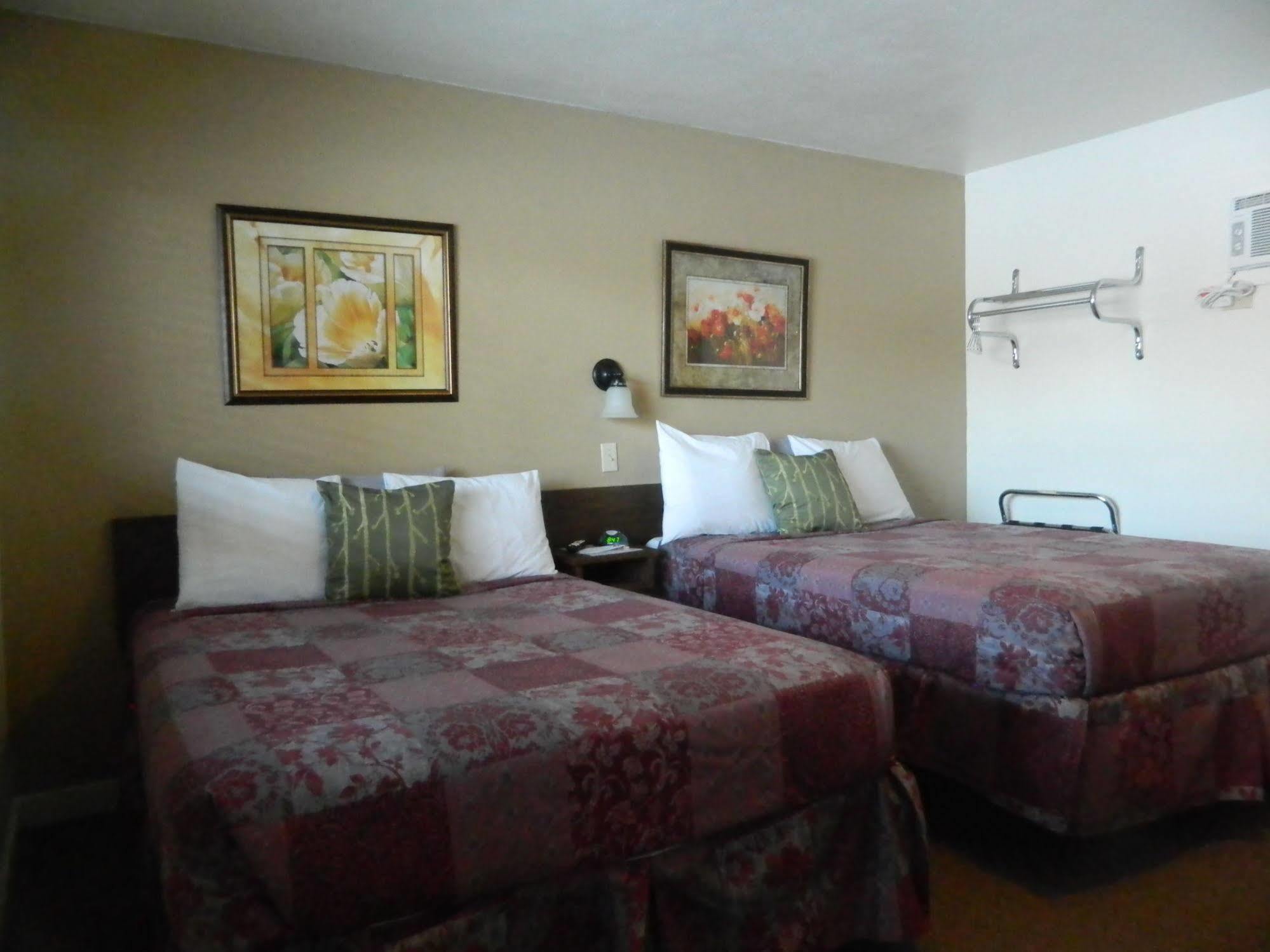 Country Motor Inn Ливингстън Екстериор снимка