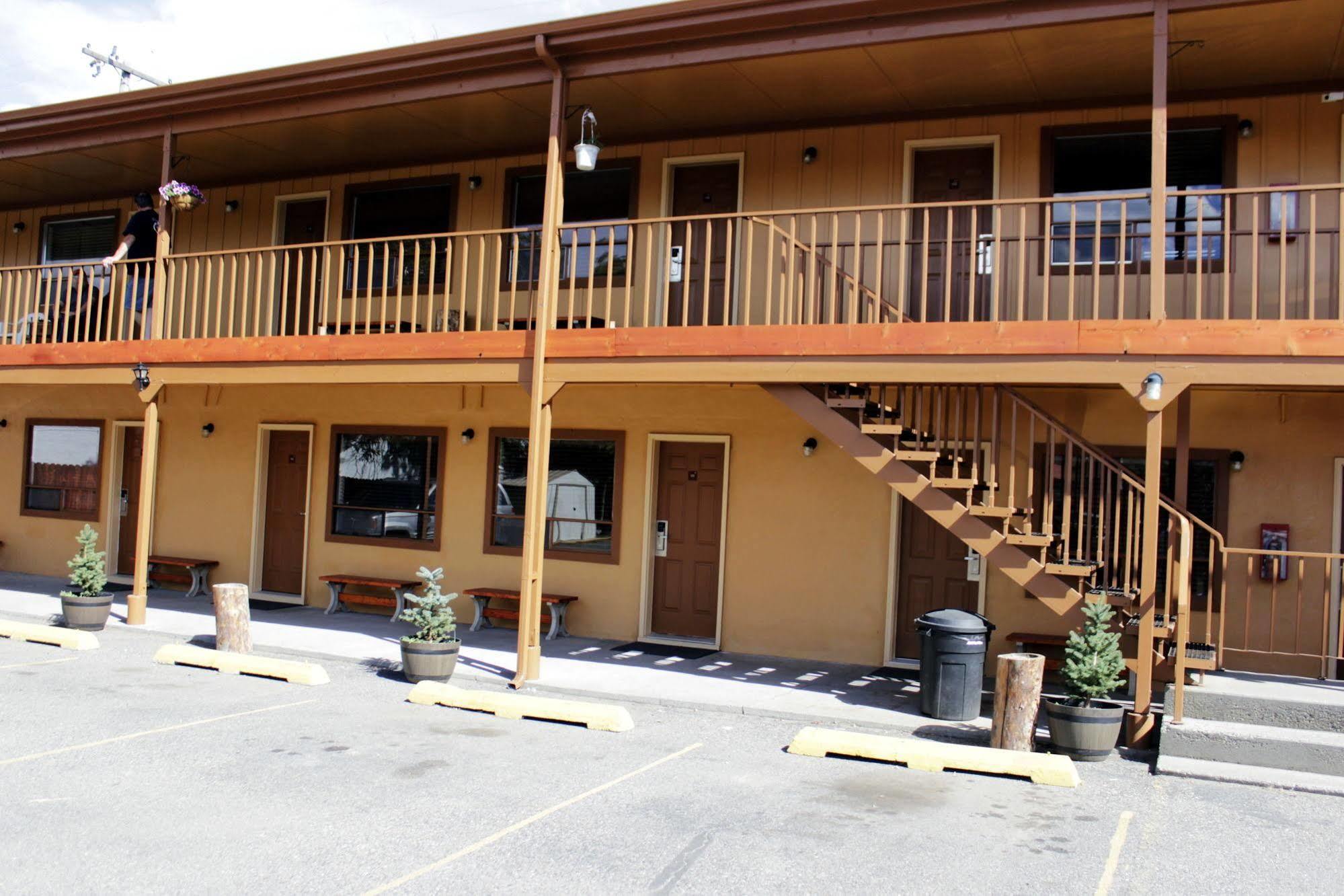 Country Motor Inn Ливингстън Екстериор снимка