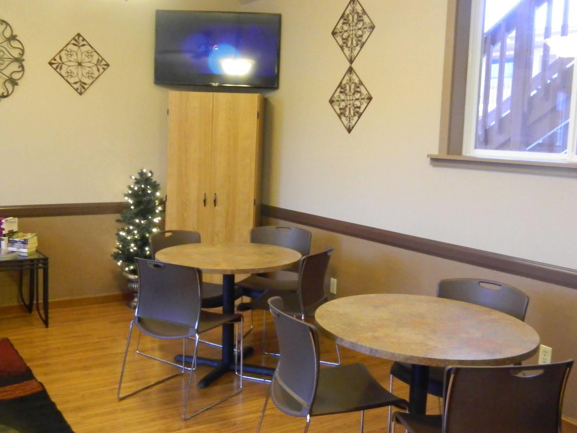 Country Motor Inn Ливингстън Екстериор снимка