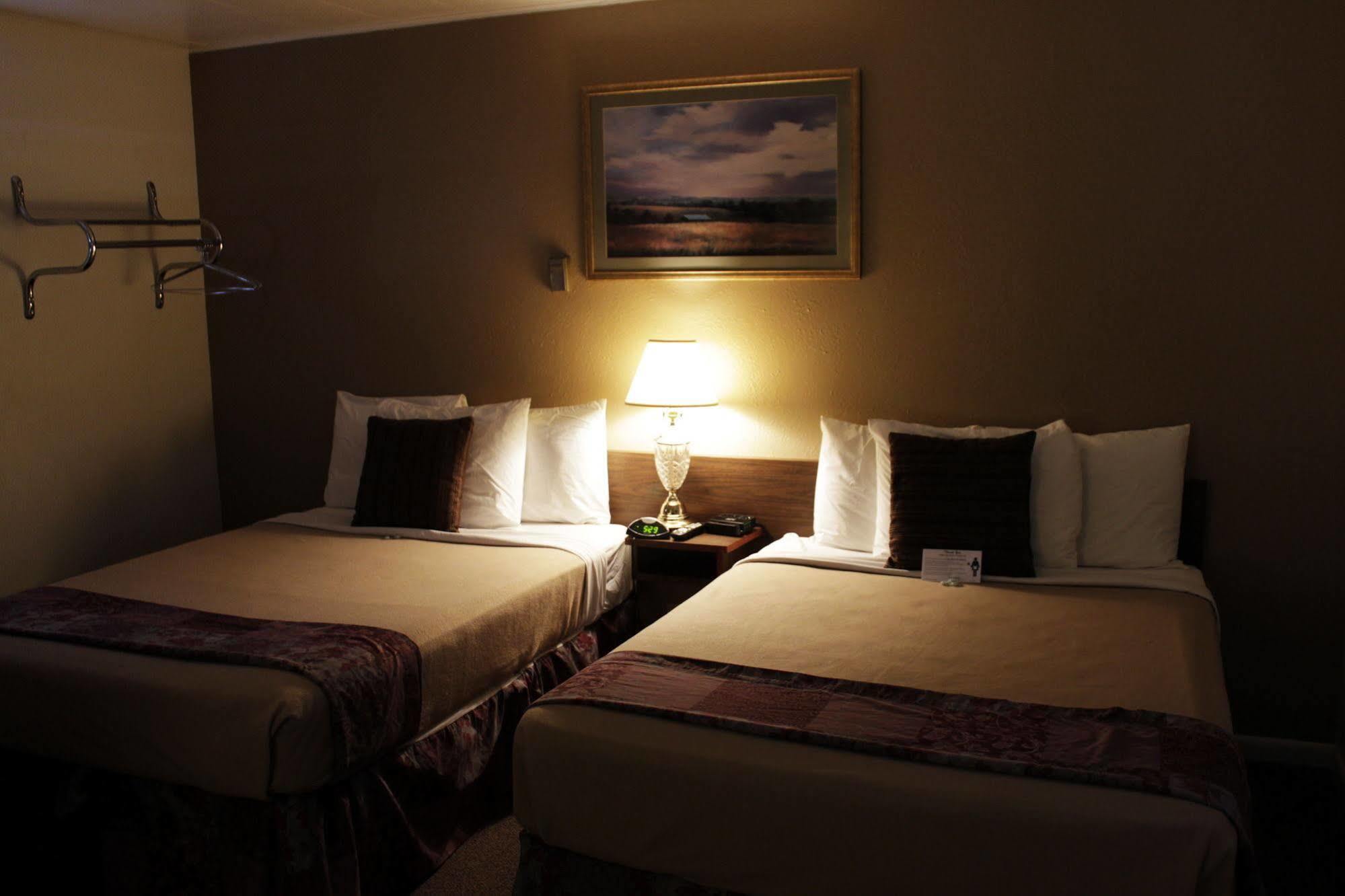 Country Motor Inn Ливингстън Екстериор снимка